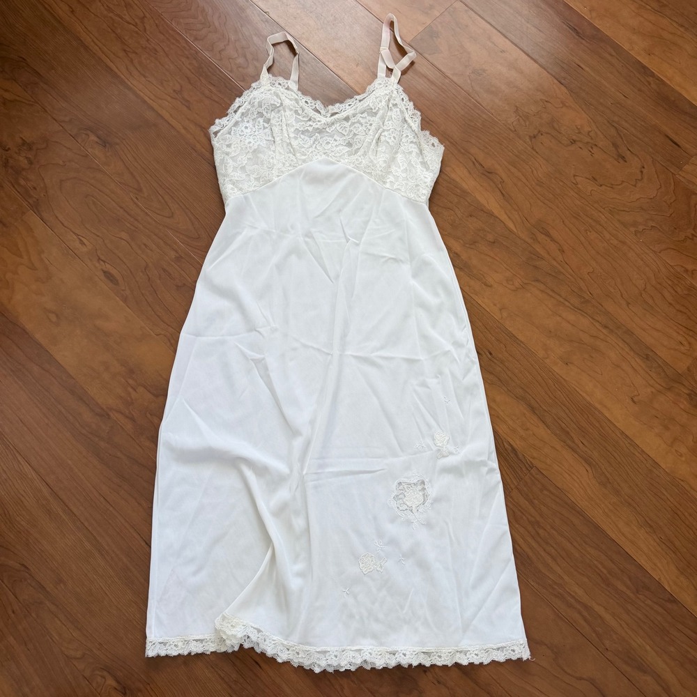 Vintage Charmode Cut Out Lace Floral Sheer Bridal Nightgown White Dress Slip 34
